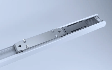 Linear motion: glijlager of kogelomloopsysteem? Bekijk de video >>